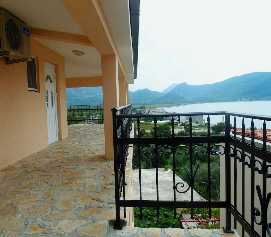 Apartments Papillon Podgorica Zimmer foto