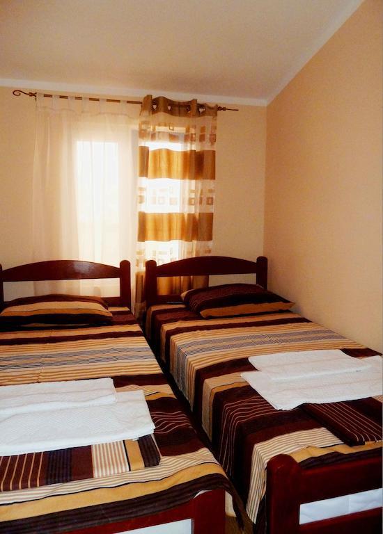 Apartments Papillon Podgorica Zimmer foto